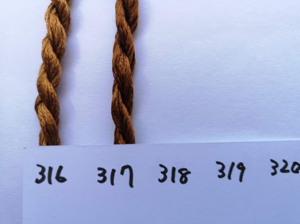 画像1: シルク糸（7m x ６本取り）刺繍、オヤ作成に。(No316-320) (1)
